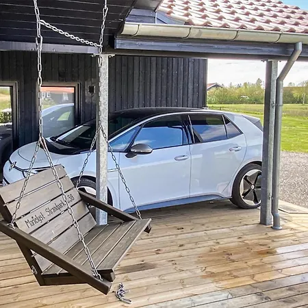 Three-bedroom In Vaggerlose * Bøtø By