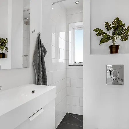 Three-bedroom In Vaggerlose * Bøtø By